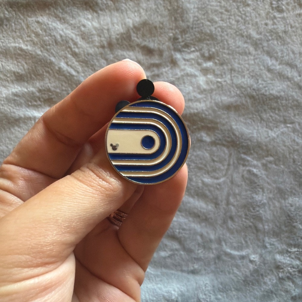 Disney Hidden Mickey Pin Retro Epcot Spaceship Earth Trading Pin - C197